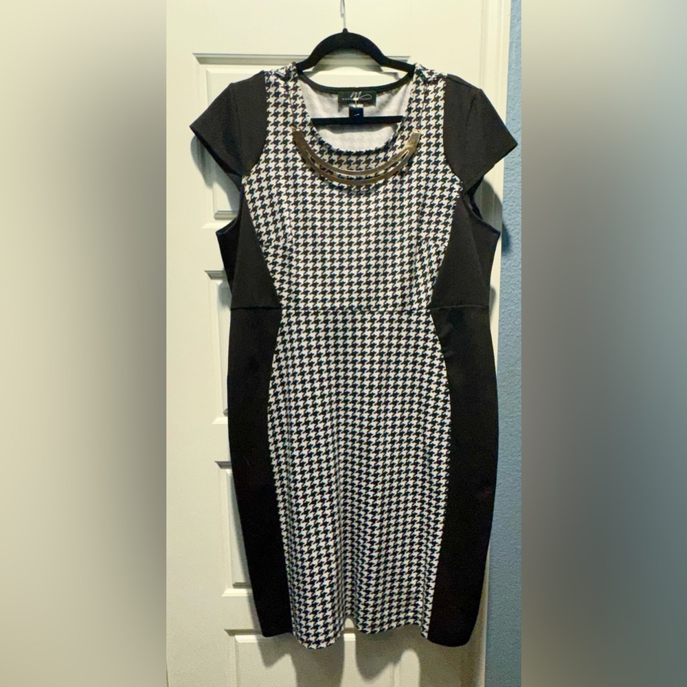 Monroe & Main Black and White Houndstooth Mini Dress